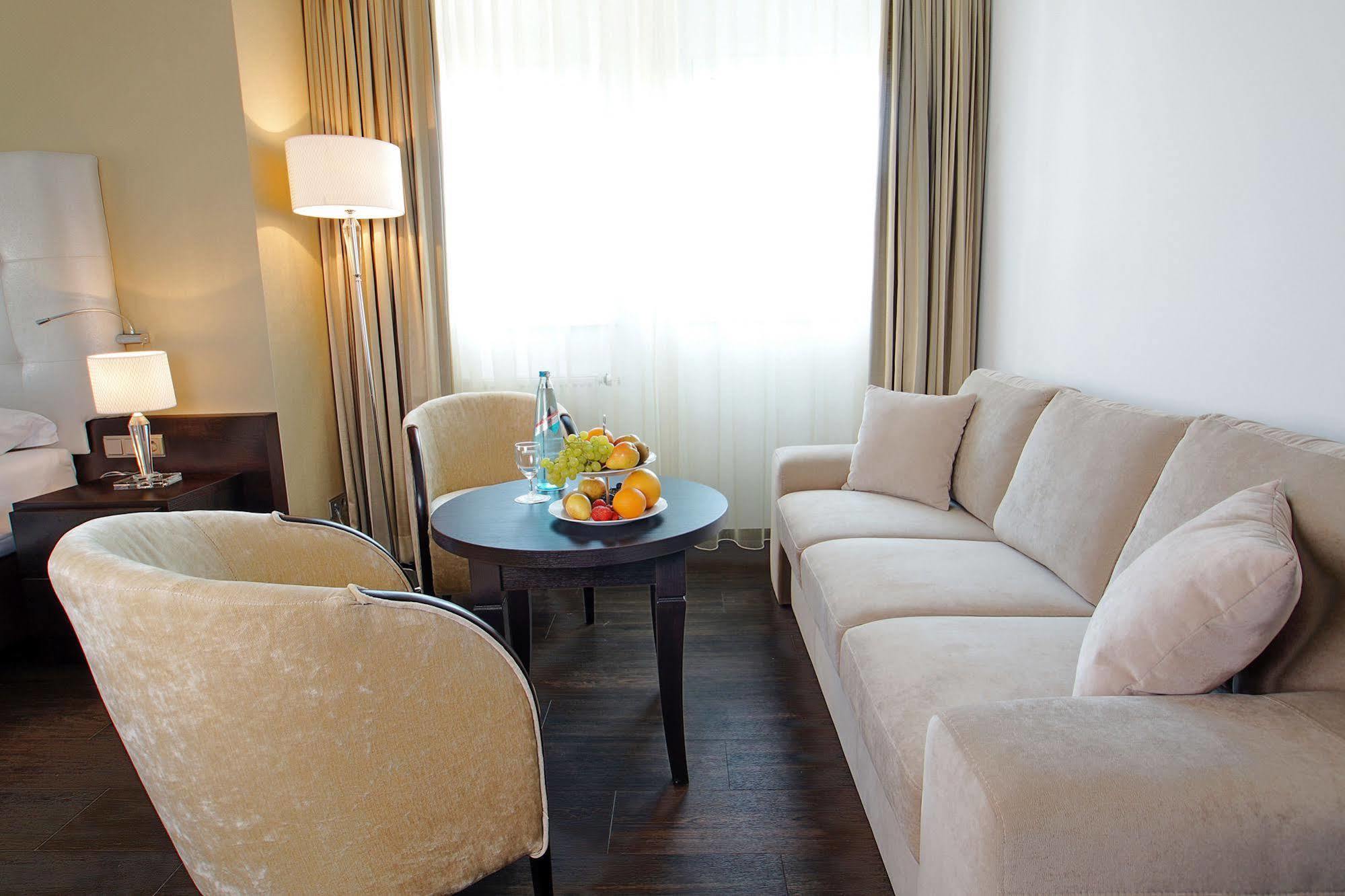 Hotel Winzerstube Ihringen Bagian luar foto