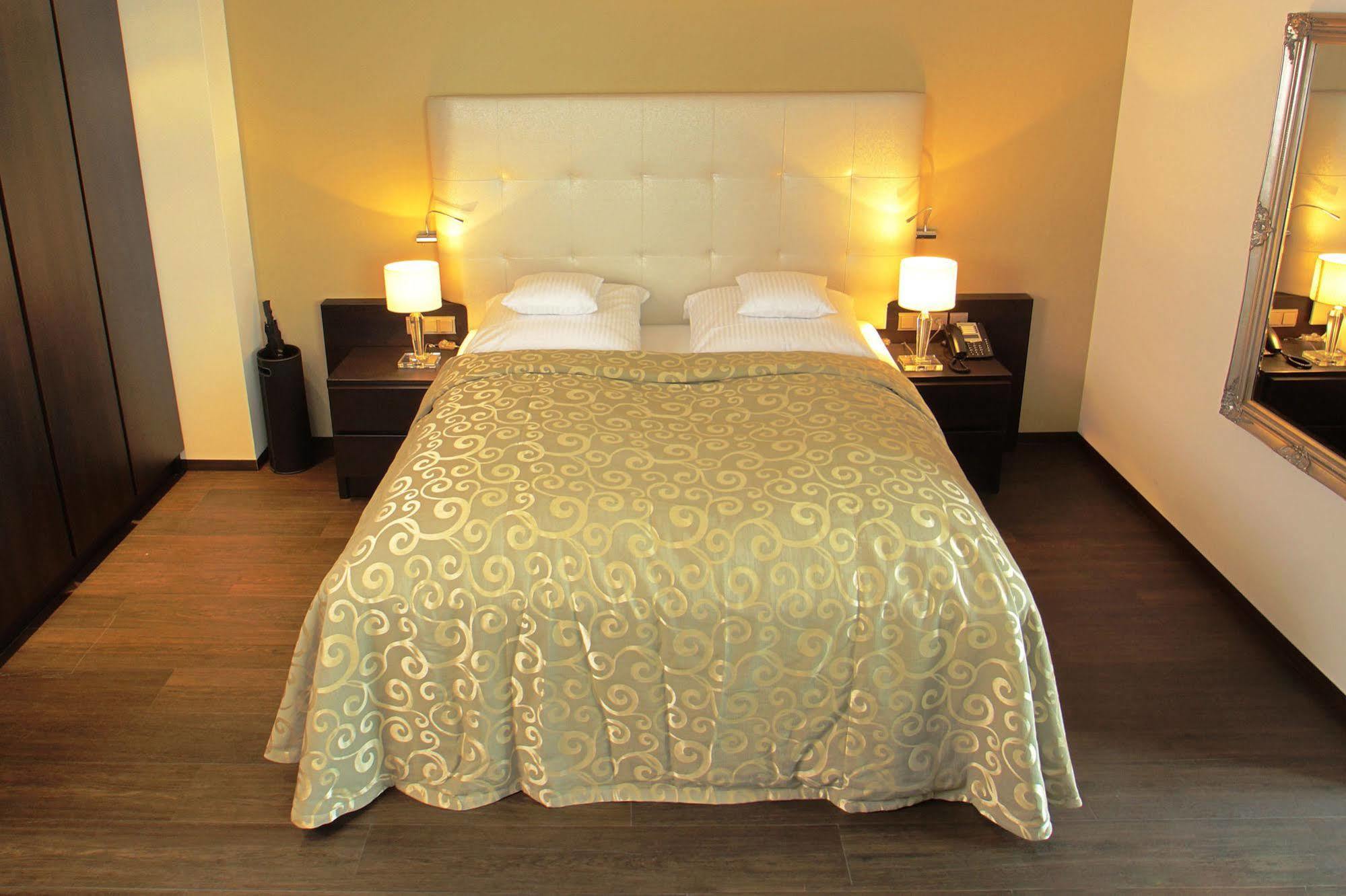 Hotel Winzerstube Ihringen Bagian luar foto