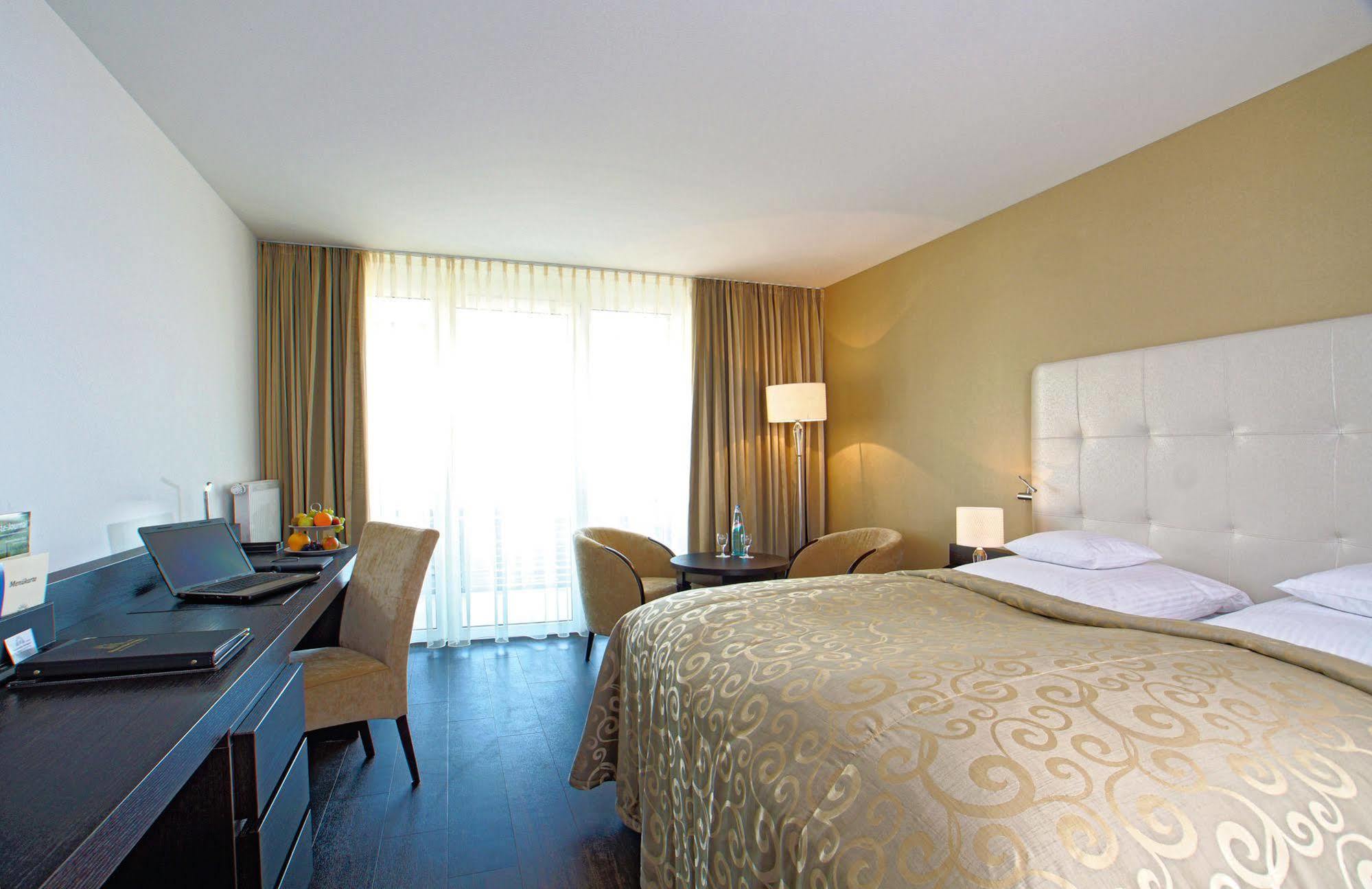 Hotel Winzerstube Ihringen Bagian luar foto