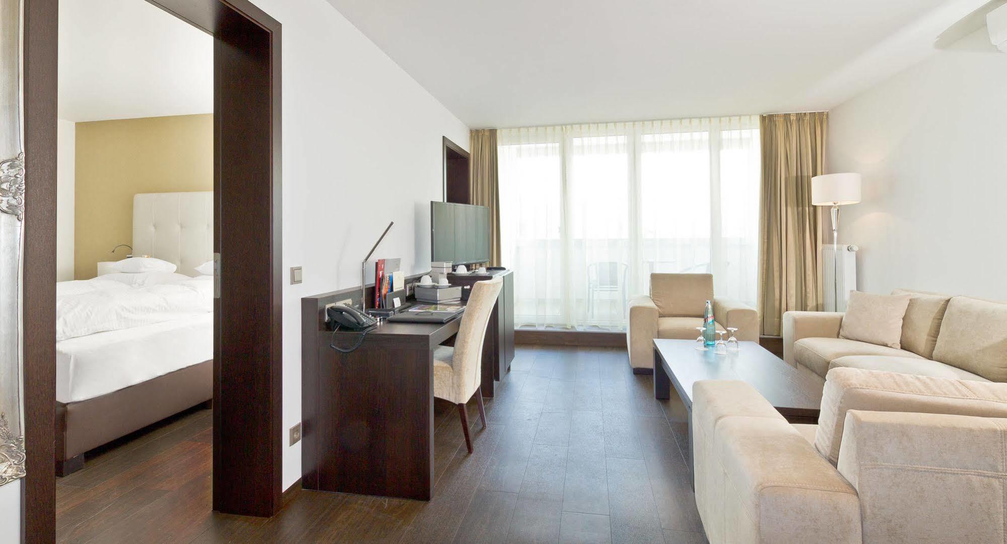 Hotel Winzerstube Ihringen Bagian luar foto